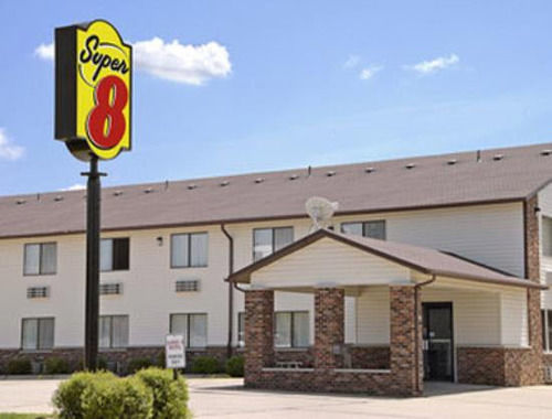 Super 8 By Wyndham Dyersville Ngoại thất bức ảnh